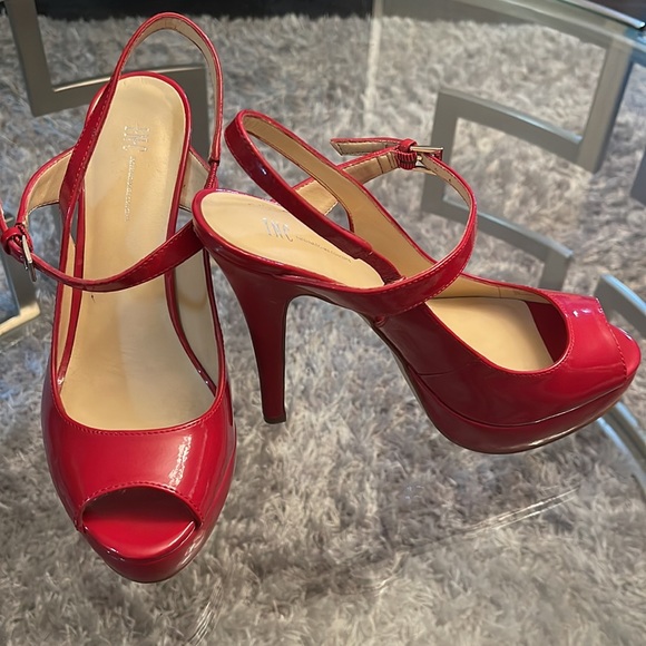 Cherry Red high platform heels - Picture 2 of 4